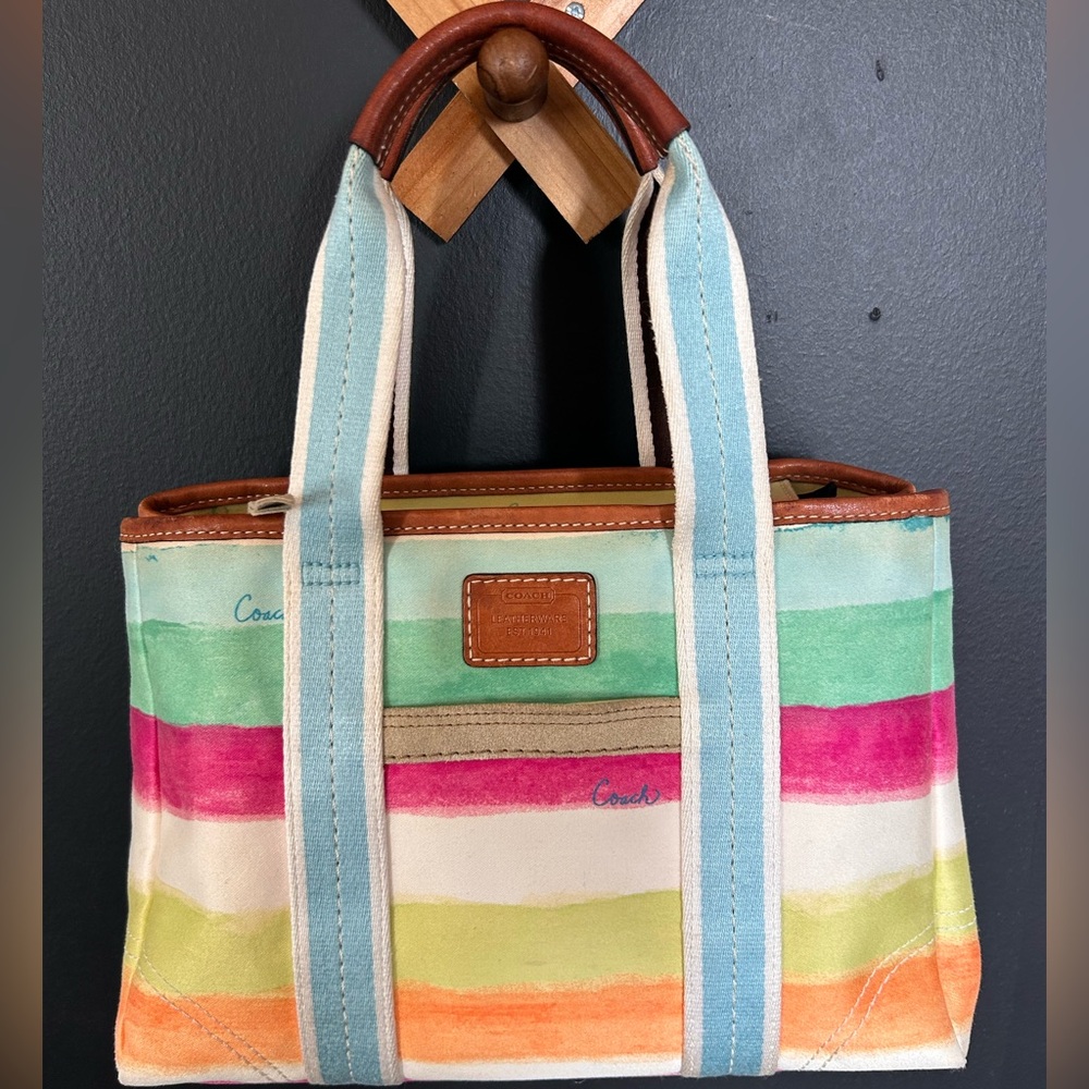 VINTAGE Coach Hamptons Watercolor Stripe Tote (M0673-10025) - Picture 14 of 15